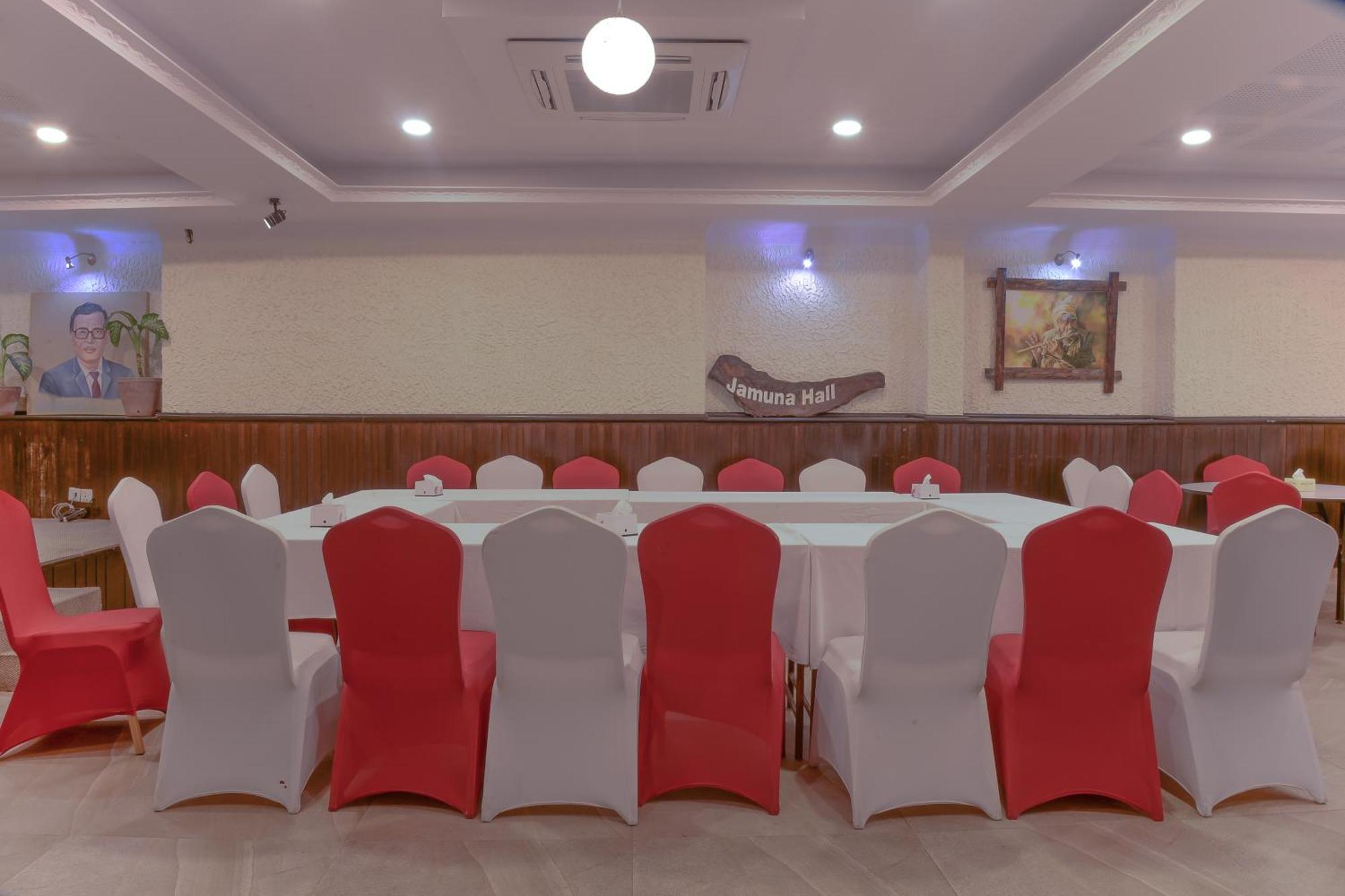 Hotel Raniban Arcade Pokhara Exteriör bild