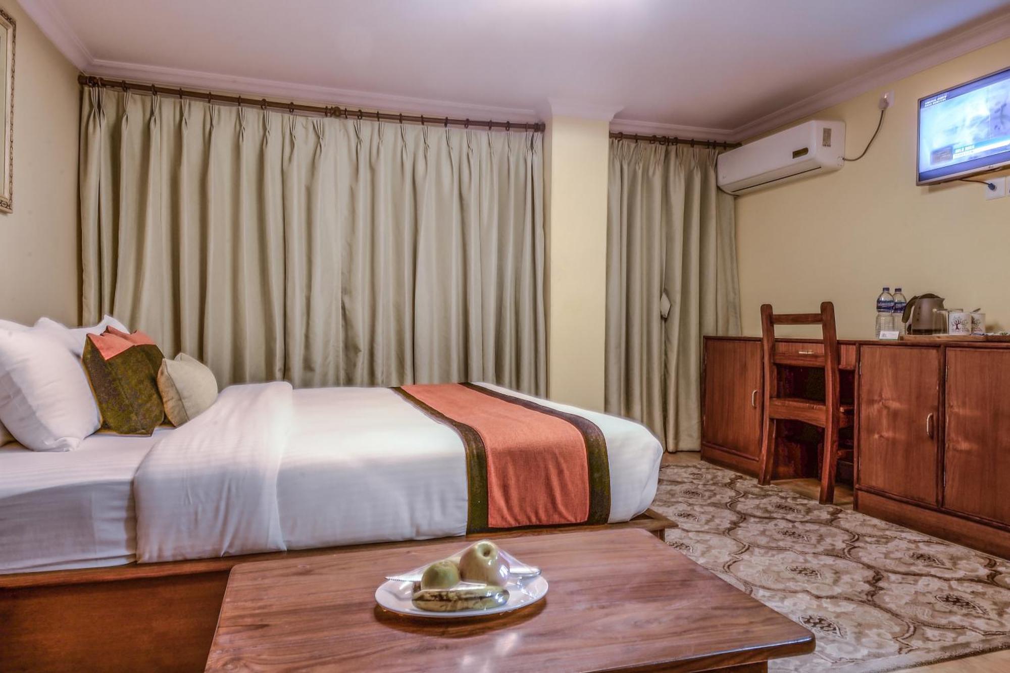 Hotel Raniban Arcade Pokhara Exteriör bild
