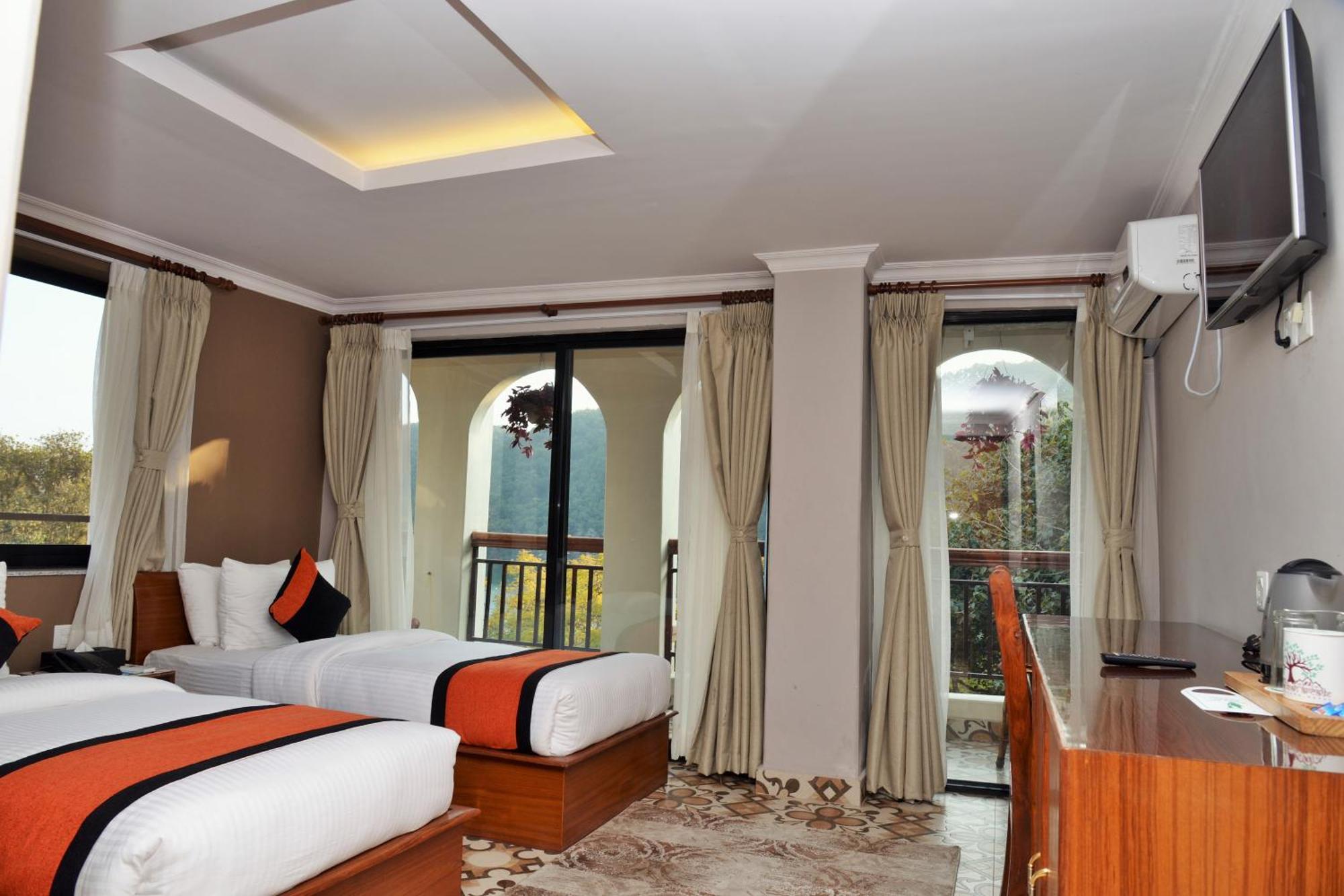 Hotel Raniban Arcade Pokhara Exteriör bild