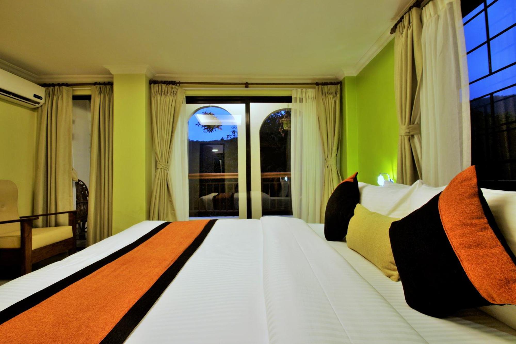Hotel Raniban Arcade Pokhara Exteriör bild