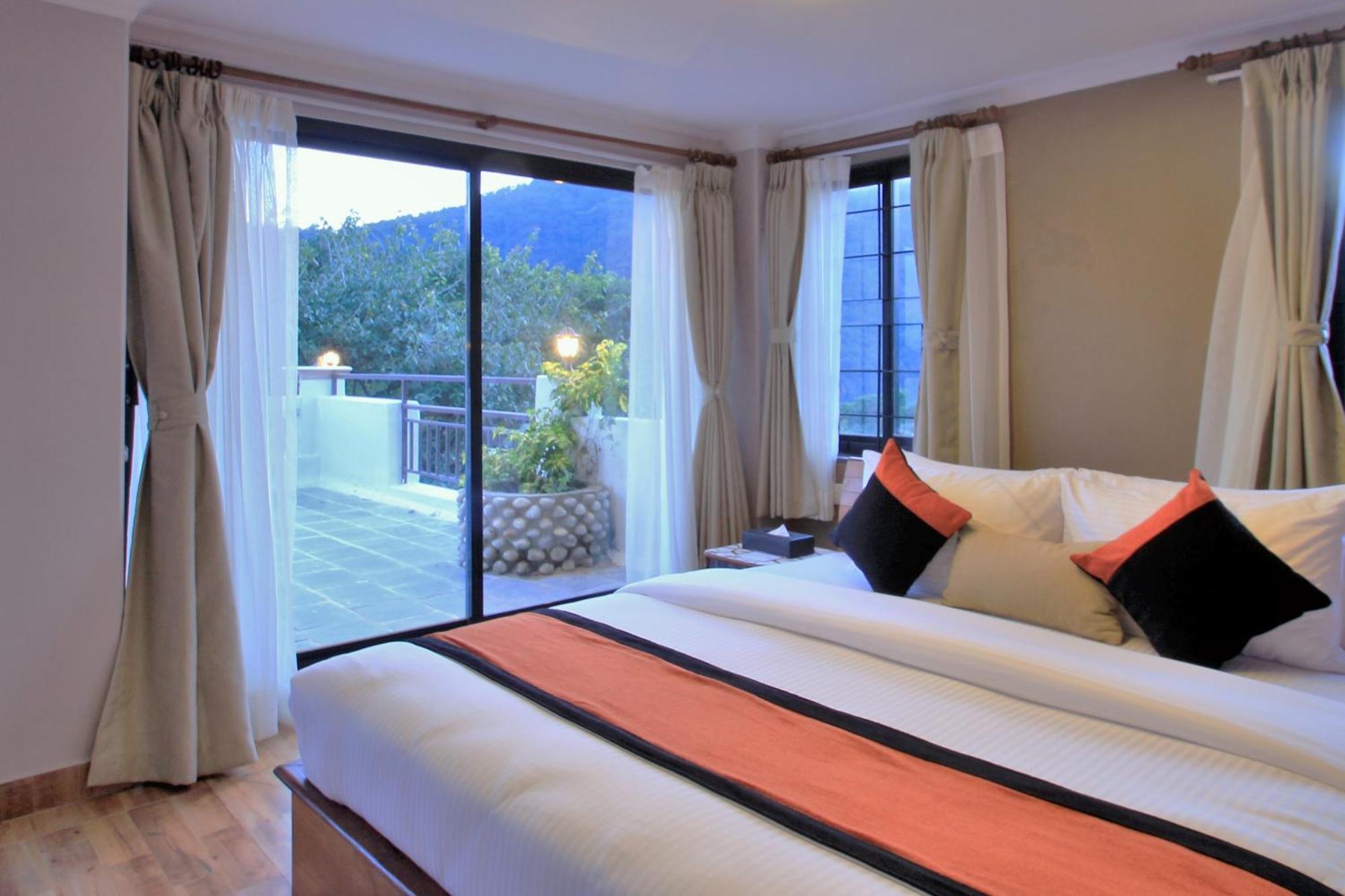 Hotel Raniban Arcade Pokhara Exteriör bild
