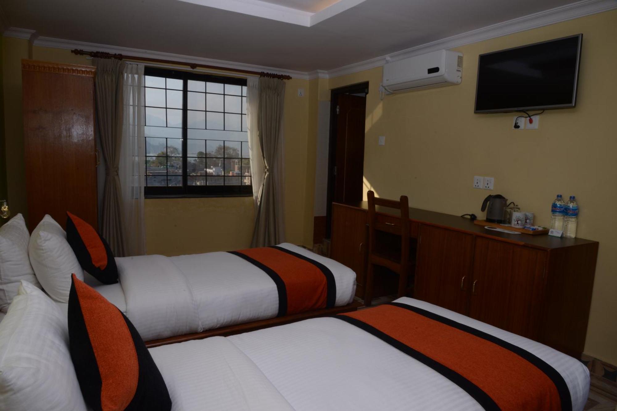 Hotel Raniban Arcade Pokhara Exteriör bild