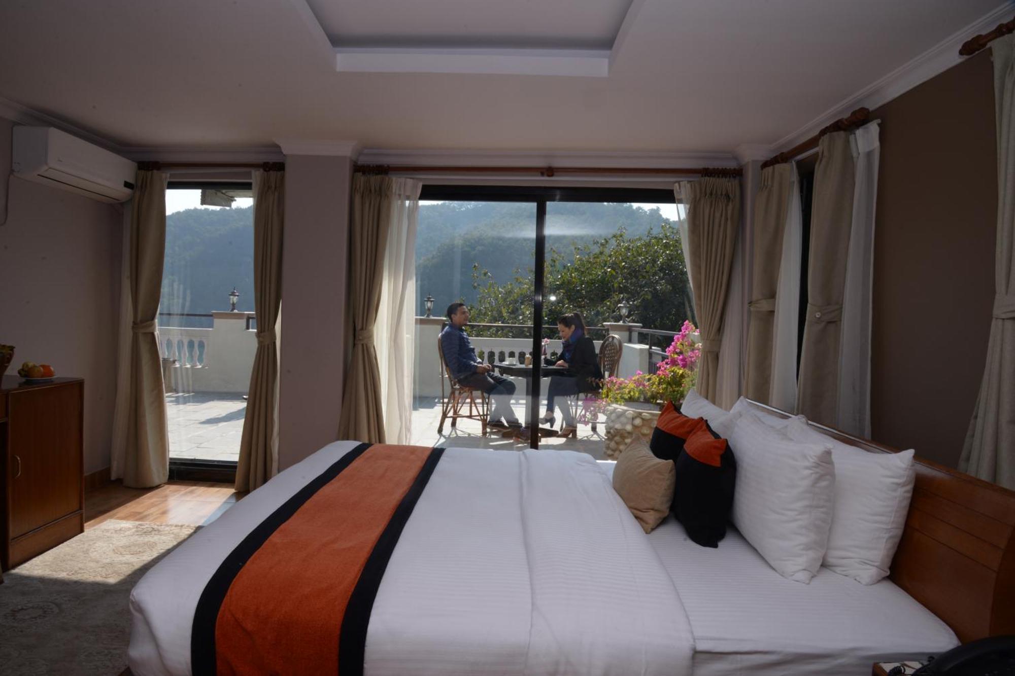 Hotel Raniban Arcade Pokhara Exteriör bild