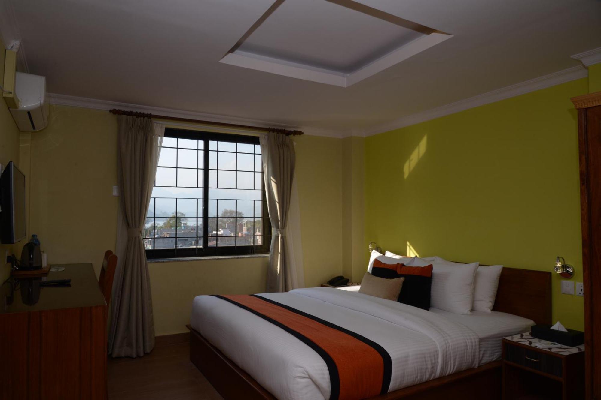 Hotel Raniban Arcade Pokhara Exteriör bild