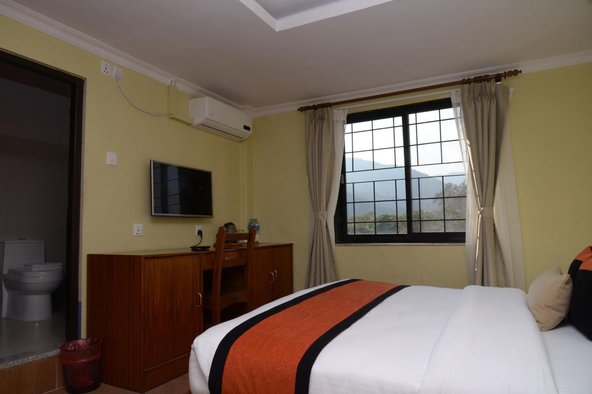 Hotel Raniban Arcade Pokhara Exteriör bild