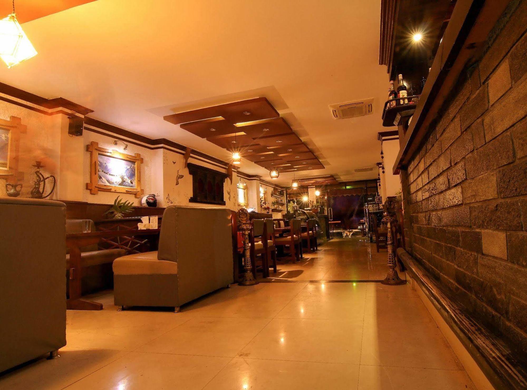 Hotel Raniban Arcade Pokhara Exteriör bild
