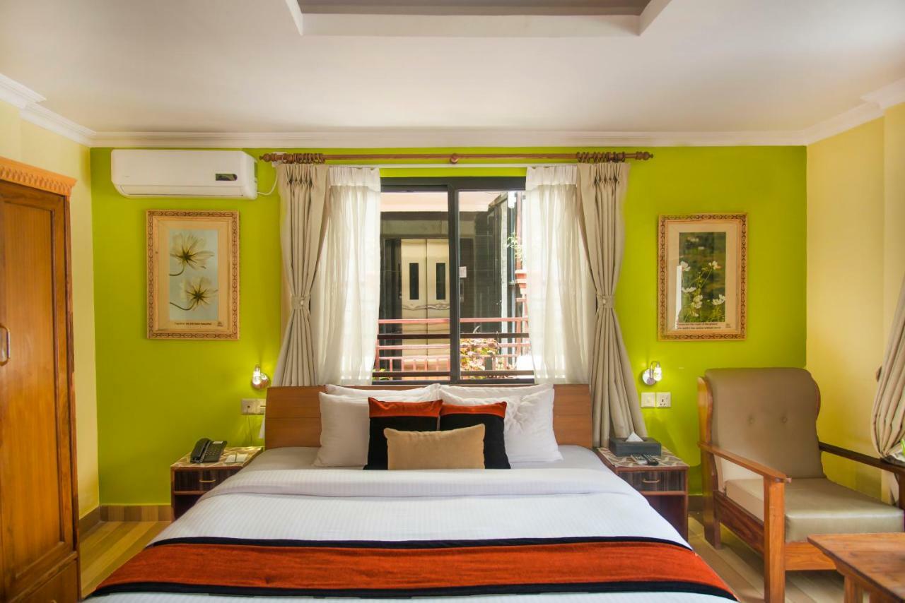 Hotel Raniban Arcade Pokhara Exteriör bild