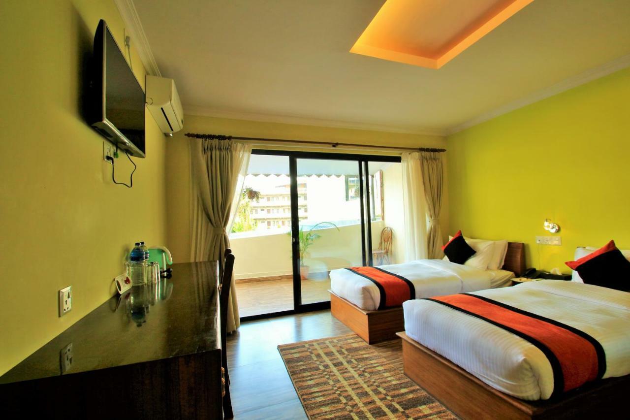 Hotel Raniban Arcade Pokhara Exteriör bild